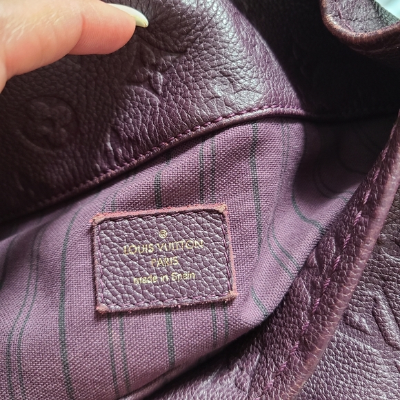 LOUIS VUITTON- Monogram Empreinte Artsy MM. Purple Est. Retail C$5,028.03 - Picture 11 of 13